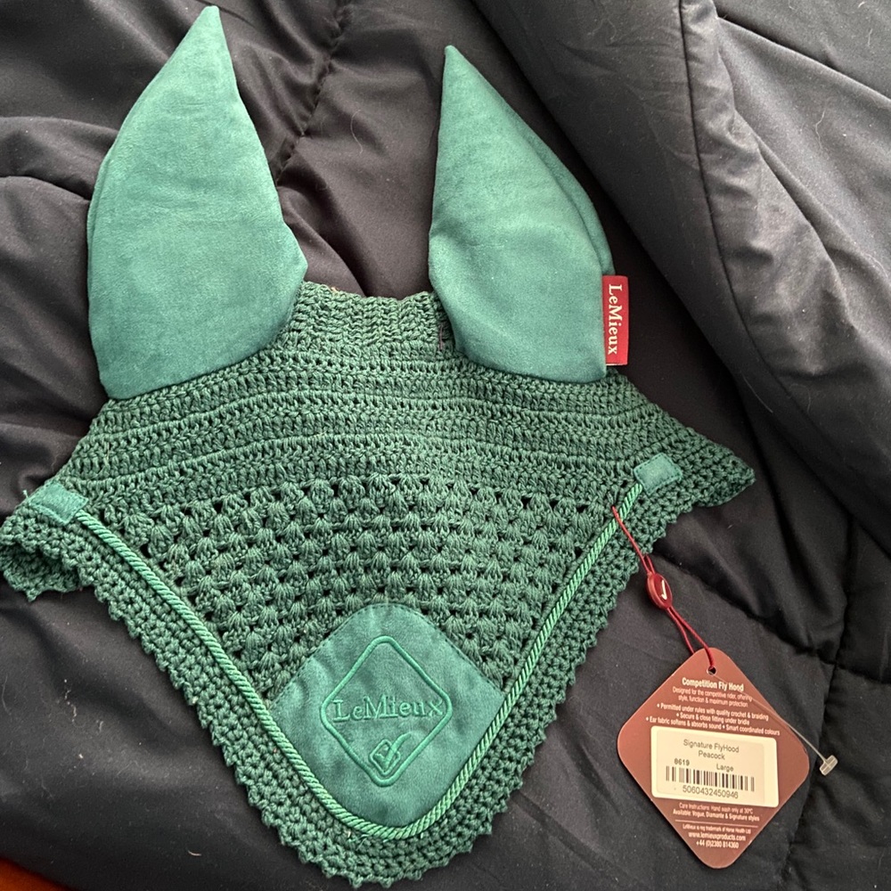 LeMiuex Peacock Horse Ear Bonnet